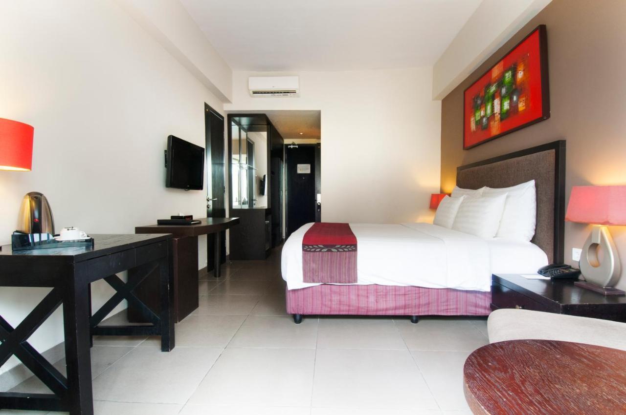 100 Sunset Kuta Hotel & Ballroom Exteriér fotografie