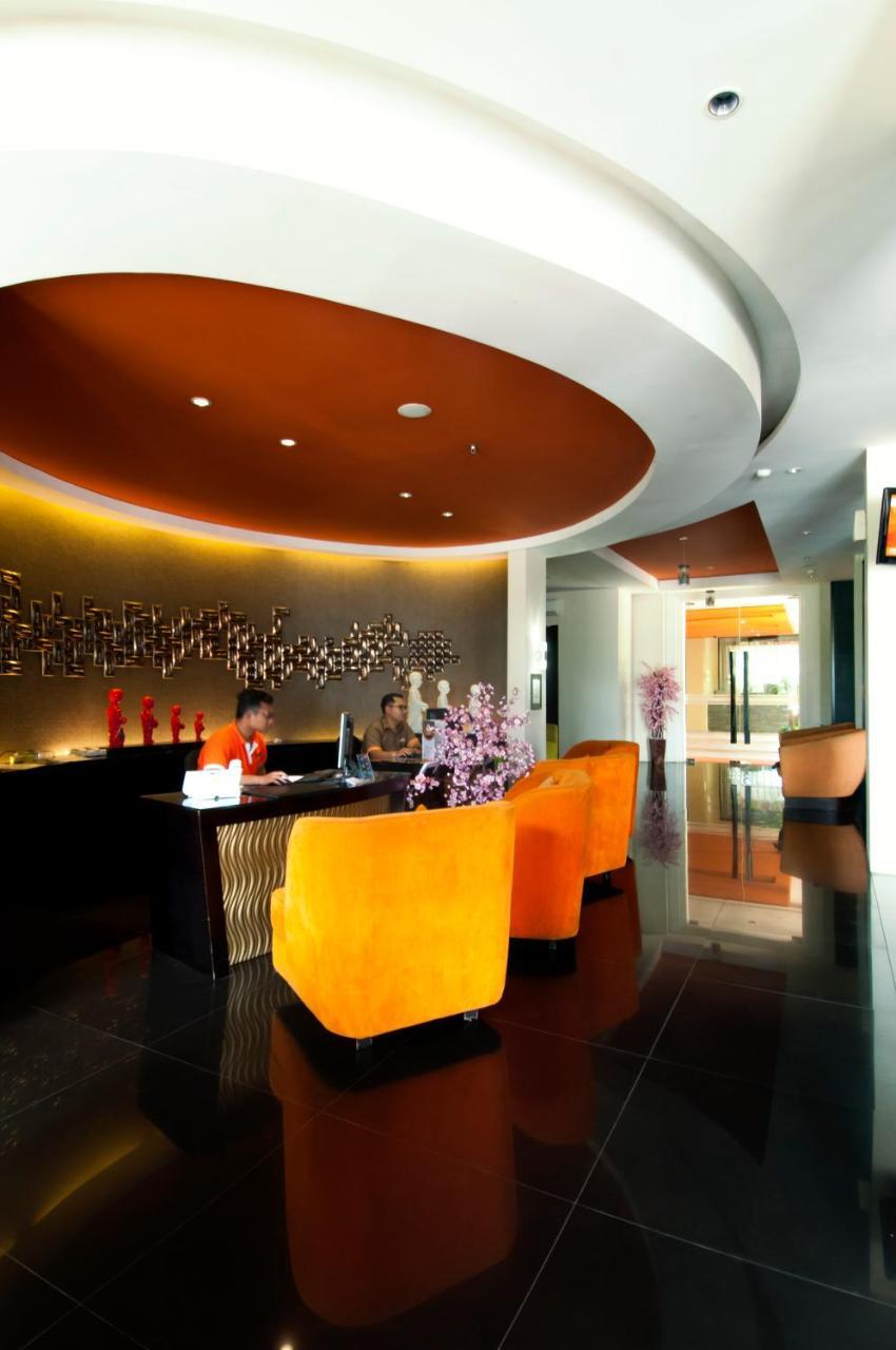 100 Sunset Kuta Hotel & Ballroom Exteriér fotografie